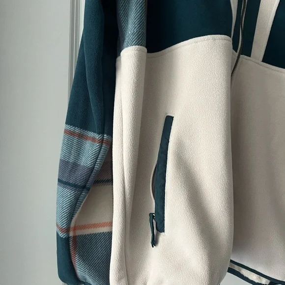 Columbia Plaid Fleece Jacket - Picture 4 of 6
